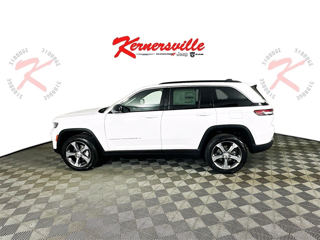 2025 Jeep Grand Cherokee Limited photo 3