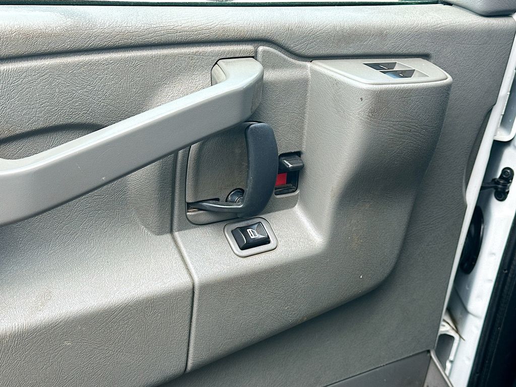 ChevroletExpress 350018