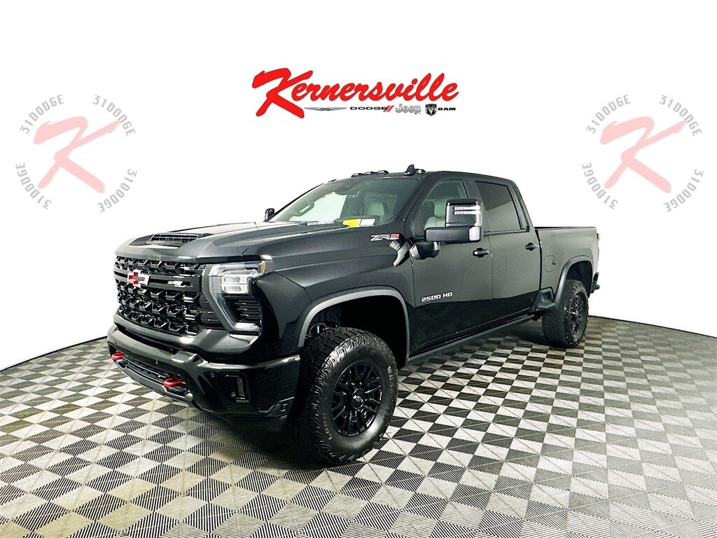 2025 Chevrolet Silverado 2500HD ZR2 photo 3