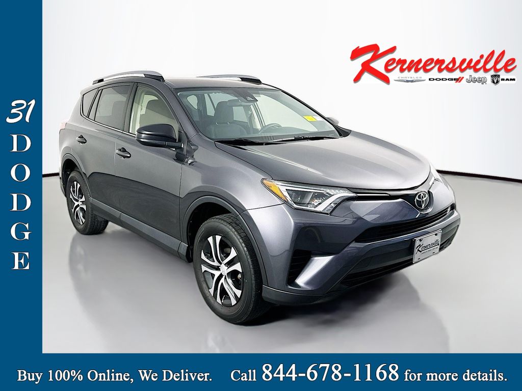 2017 Toyota RAV4 LE AWD's photo