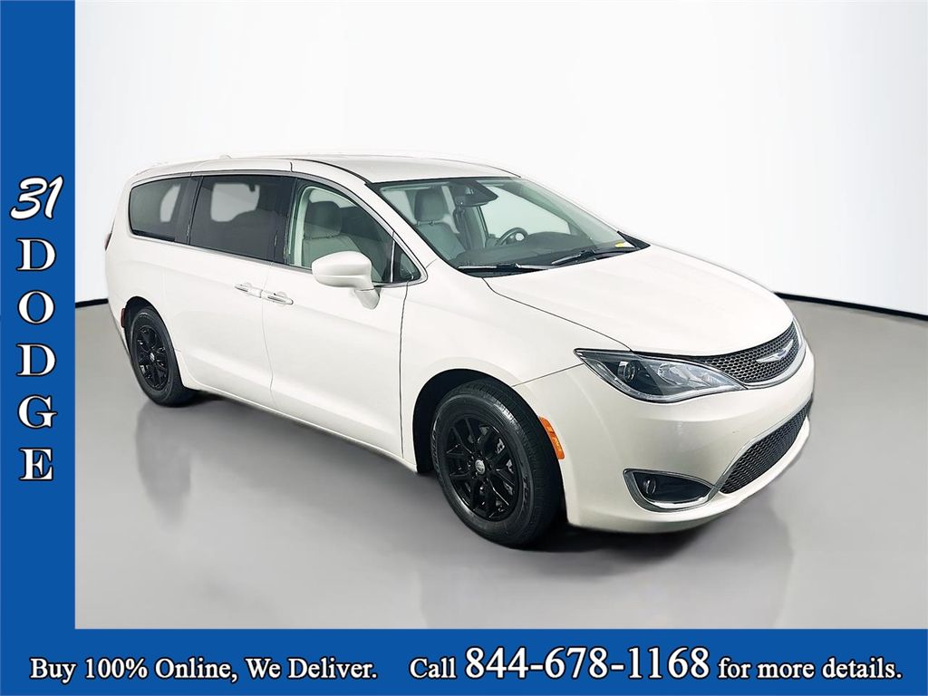 2020 Chrysler Pacifica Touring