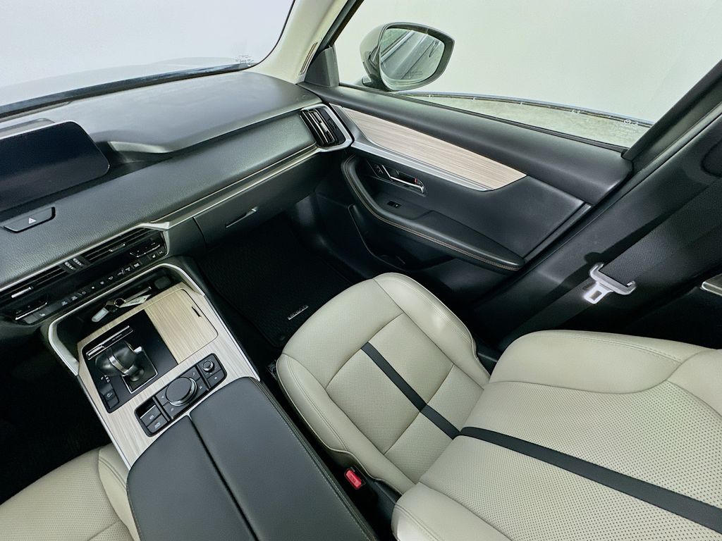 MazdaCX-9011