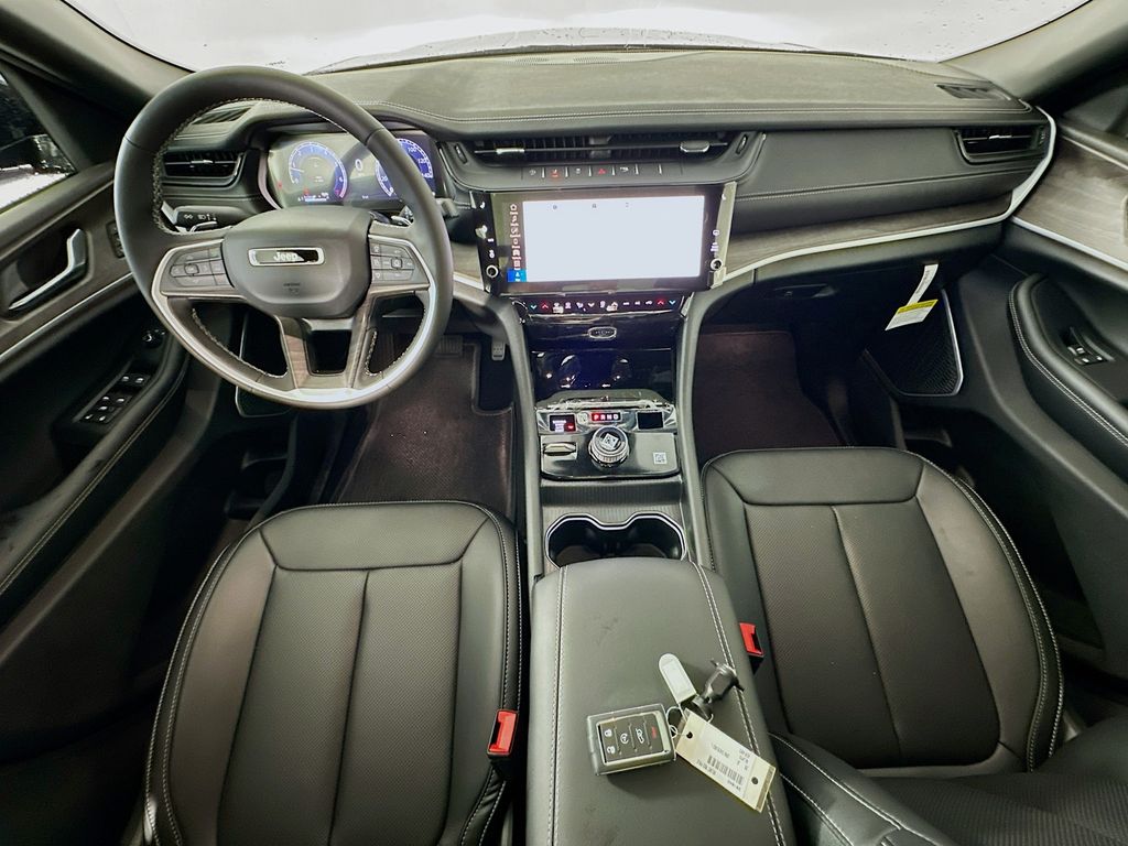 JeepGrand Cherokee L9