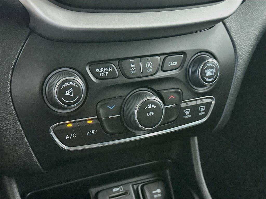 JeepCherokee18
