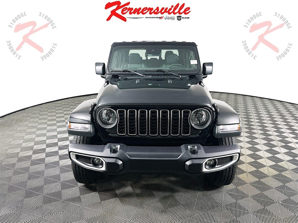 2025 Jeep Gladiator Sport S photo 2