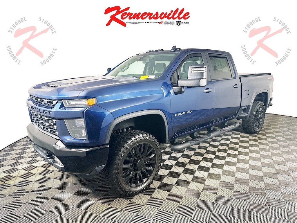 2020 Chevrolet Silverado 2500HD Custom photo 3