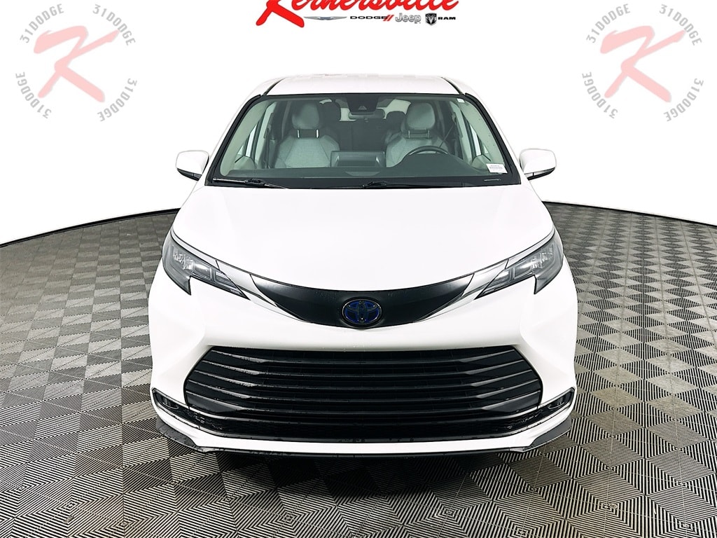 Used 2024 Toyota Sienna LE Passenger Van