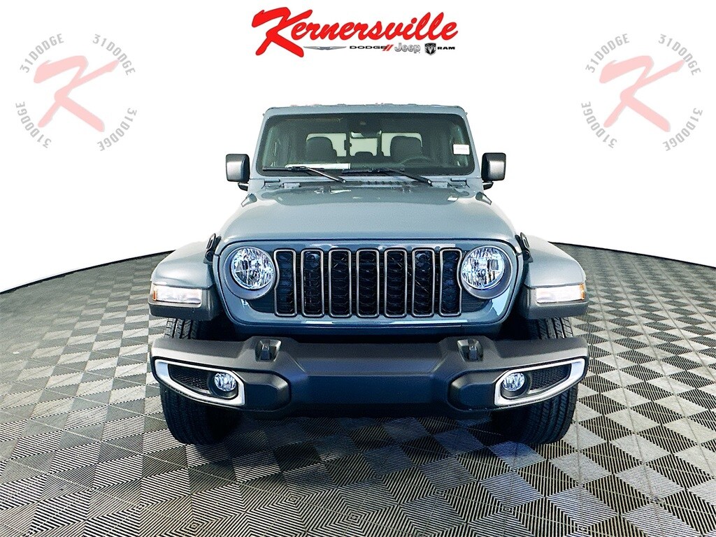 2025 Jeep Gladiator Sport S photo 2