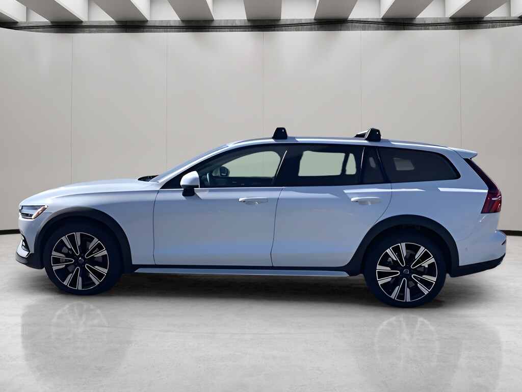 Used 2023 Volvo V60 Cross Country B5 Ultimate Wagon