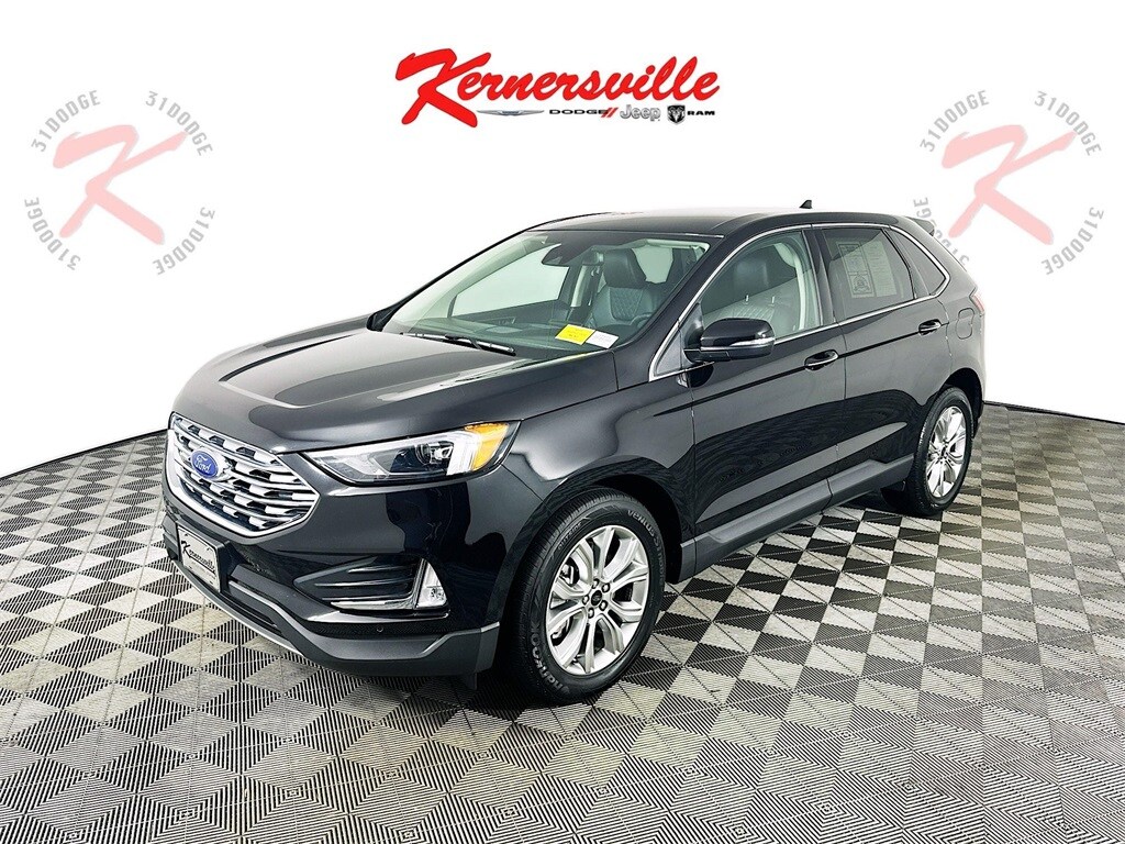 2024 Ford Edge Titanium photo 3