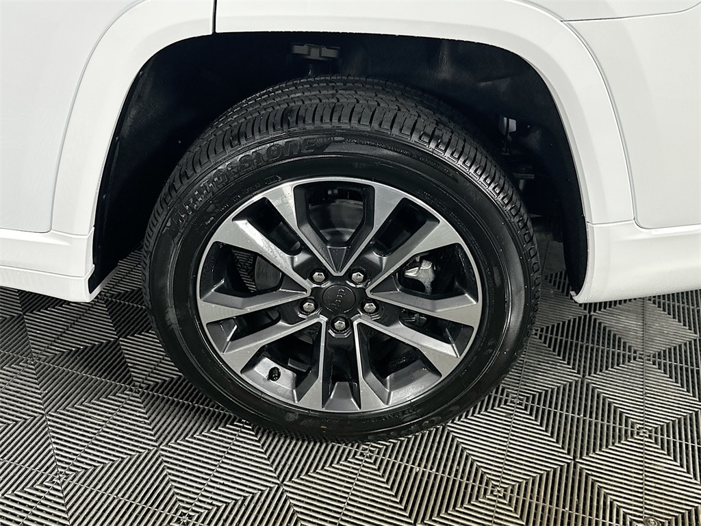 JeepGrand Cherokee L17