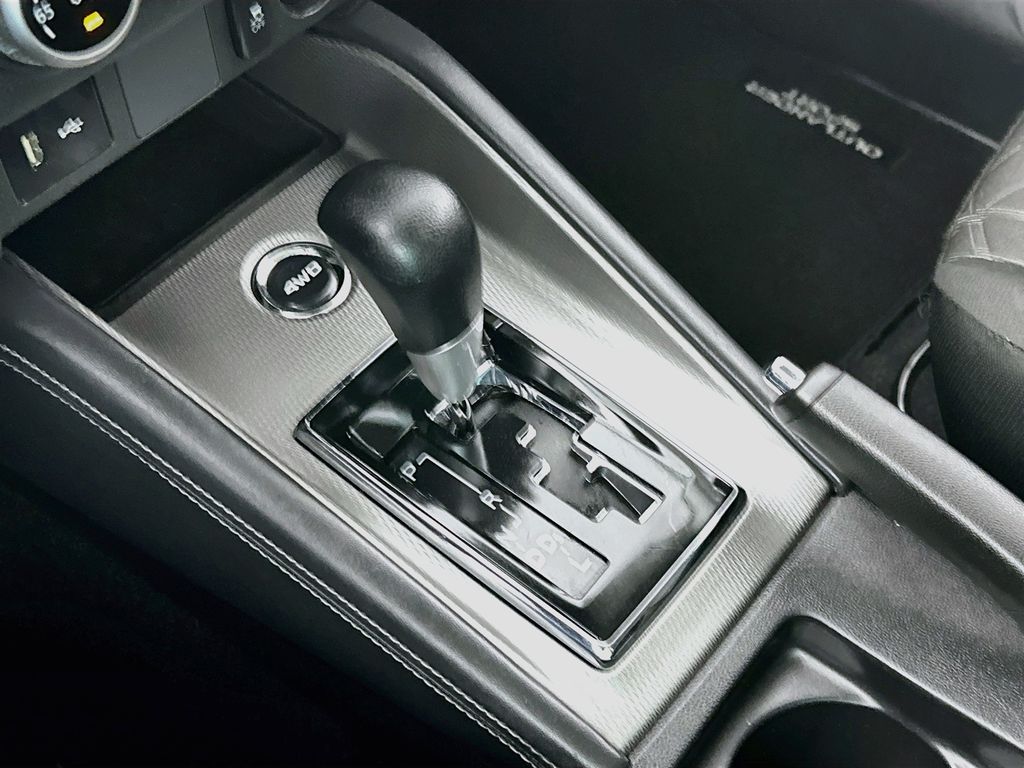 MitsubishiOutlander Sport16