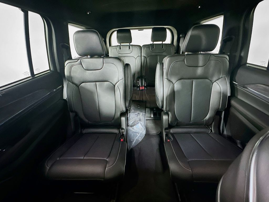 JeepGrand Cherokee L10