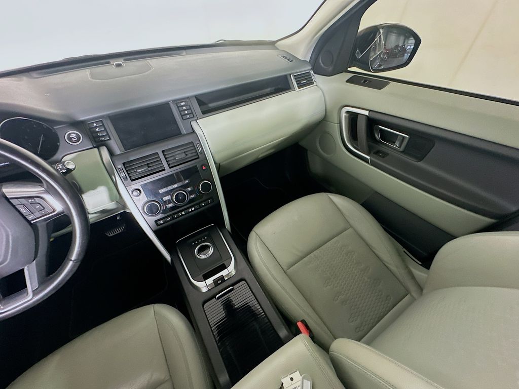 Land RoverDiscovery Sport11