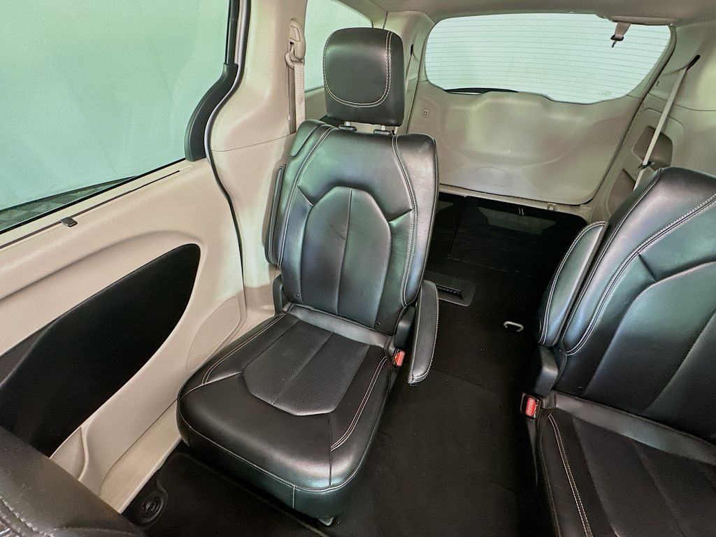 ChryslerPacifica12
