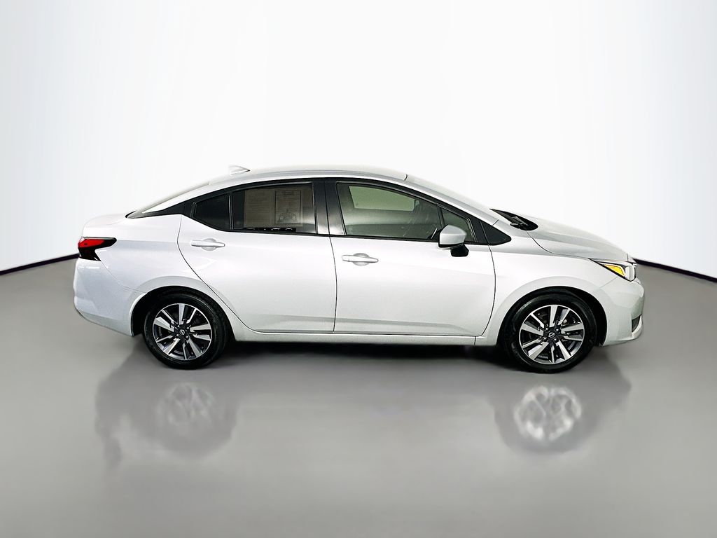 NissanVersa8