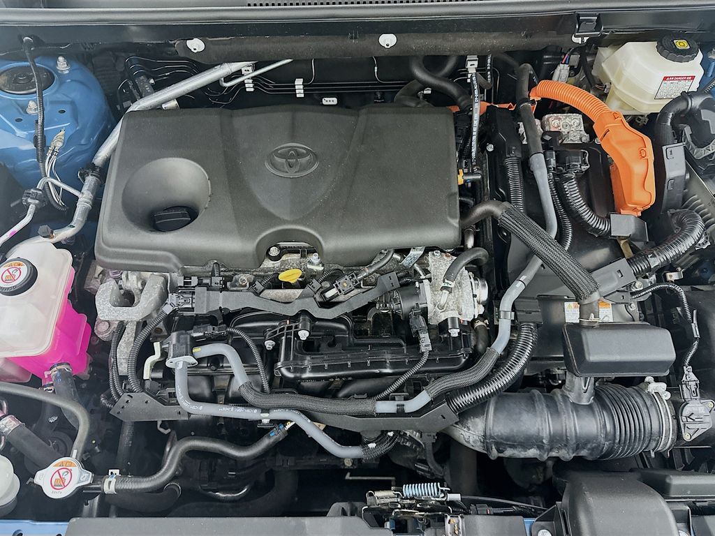 ToyotaRAV4 Hybrid31