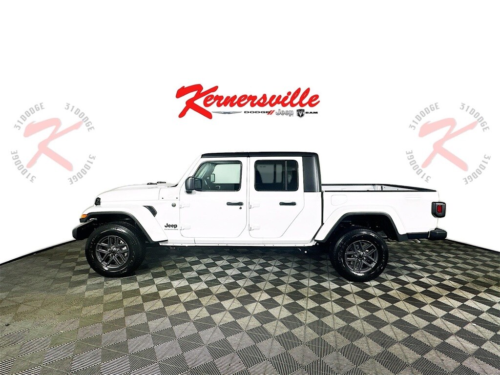 2025 Jeep Gladiator Sport S photo 4
