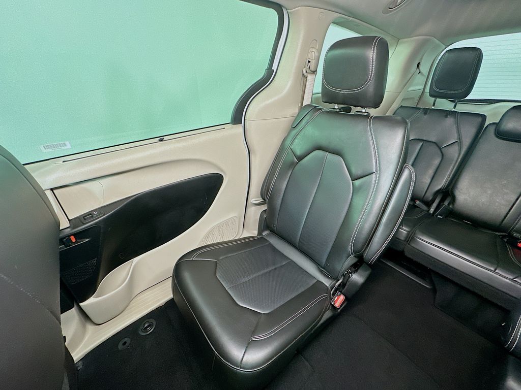 ChryslerPacifica12