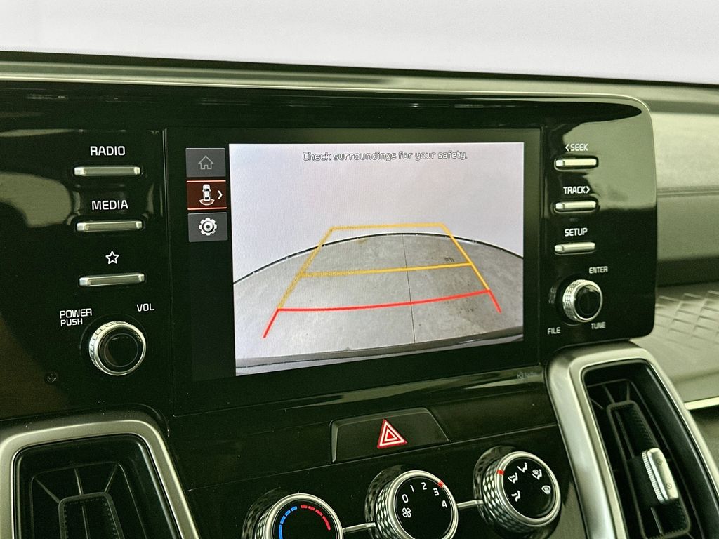 KiaSorento19