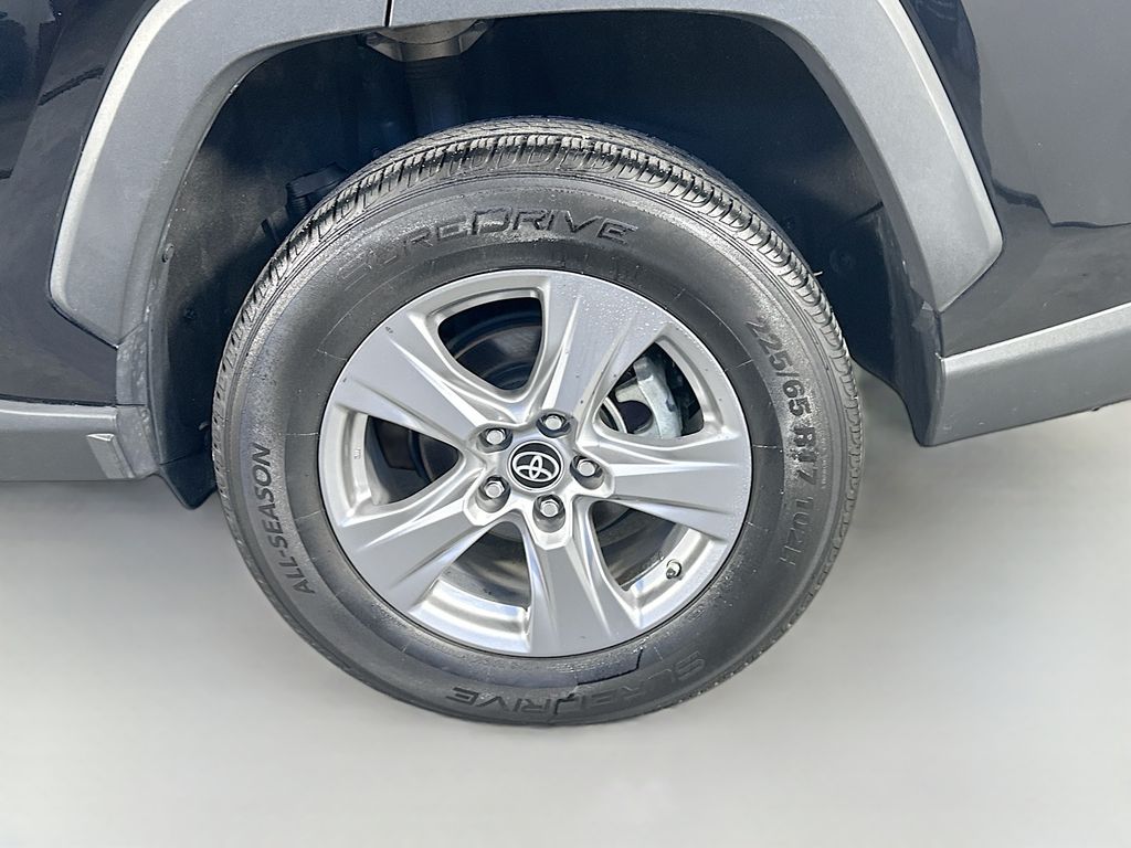 ToyotaRAV4 Hybrid33