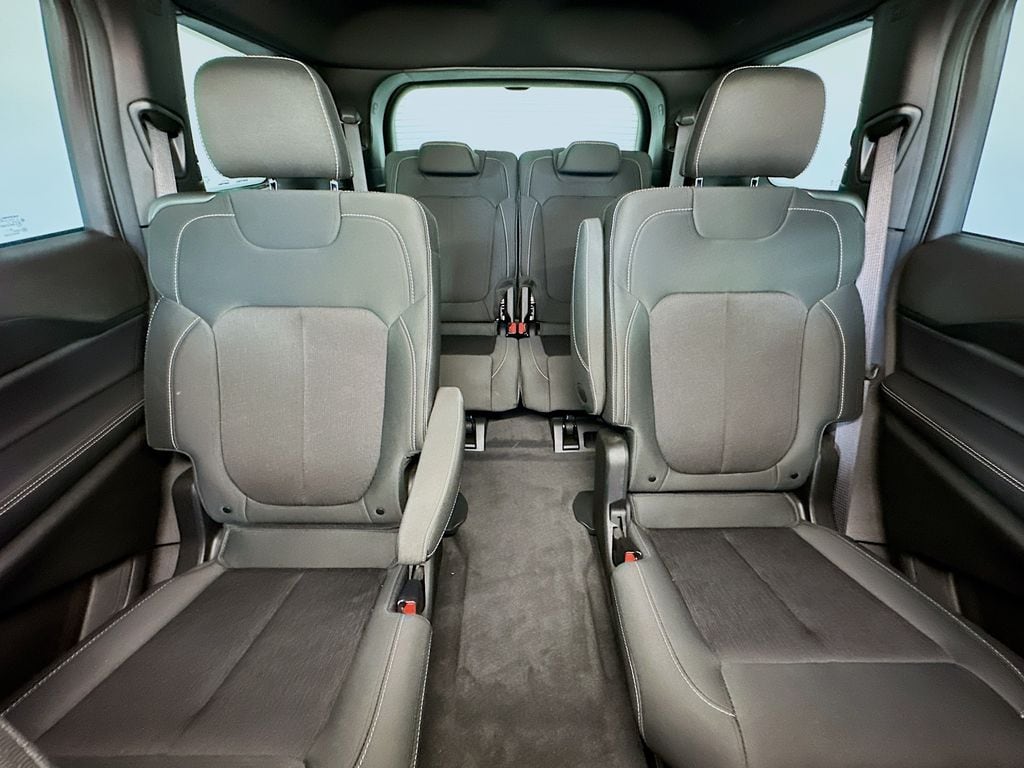 JeepGrand Cherokee L13