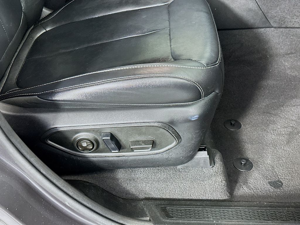 JeepGrand Cherokee L23