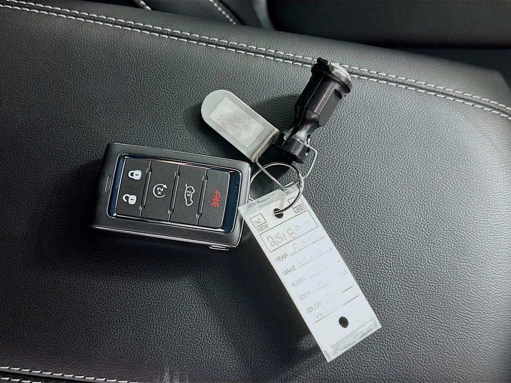 JeepGrand Cherokee L20