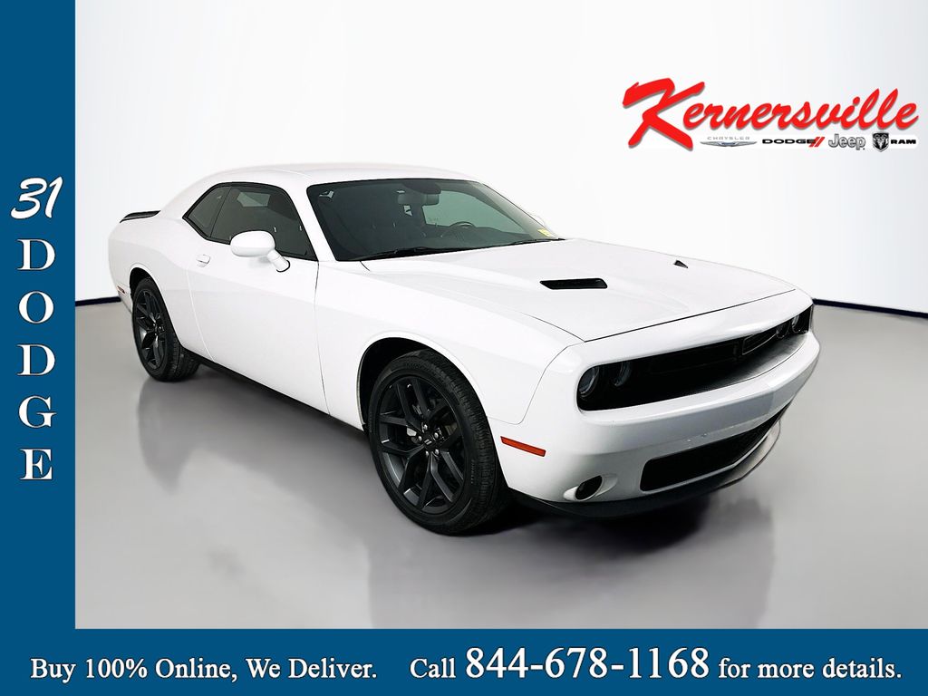 2022 Dodge Challenger SXT Auto's photo