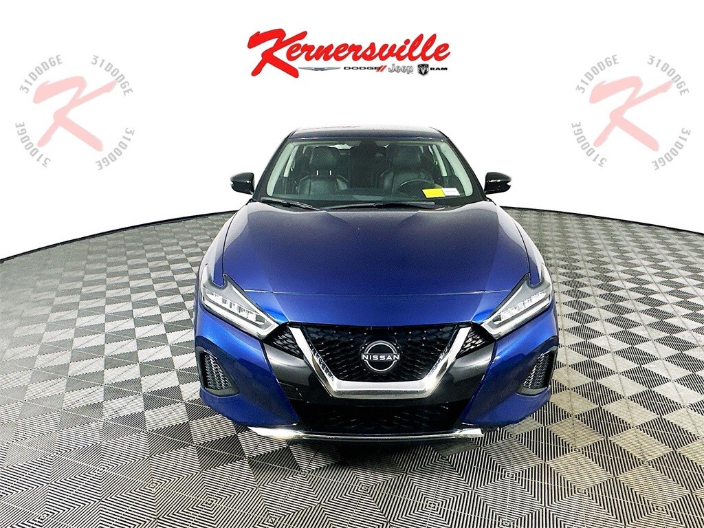 2023 Nissan Maxima SV photo 2