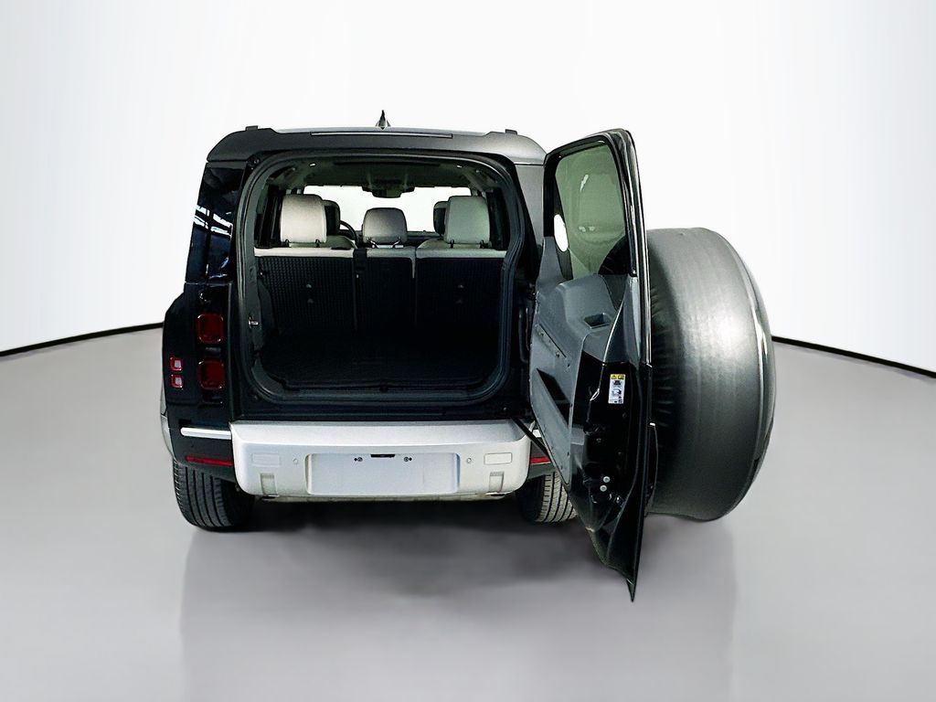Land RoverDefender 11028