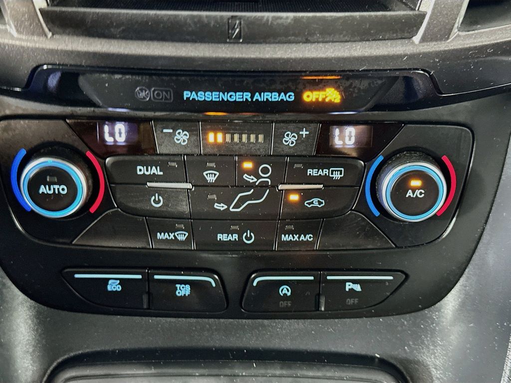 FordTransit Connect18