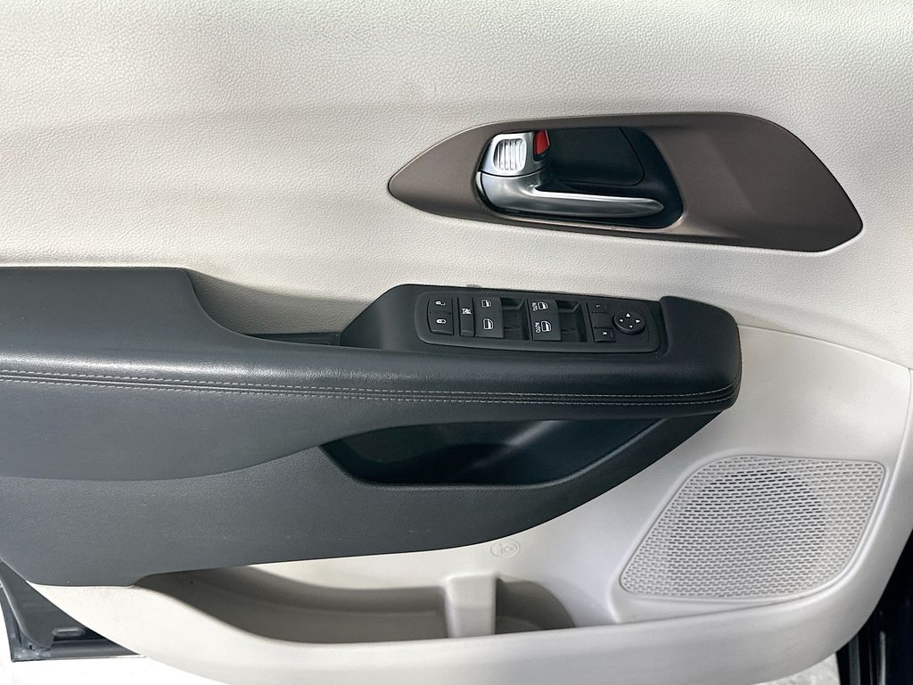 ChryslerPacifica21