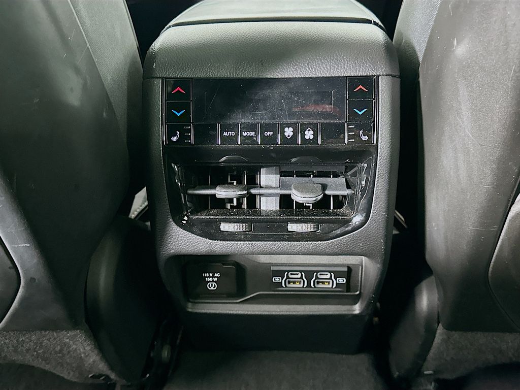 JeepGrand Cherokee21