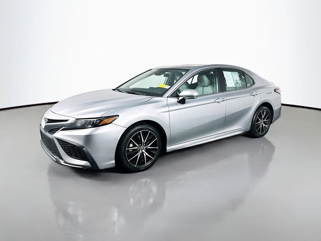 Used 2023 Toyota Camry SE Sedan
