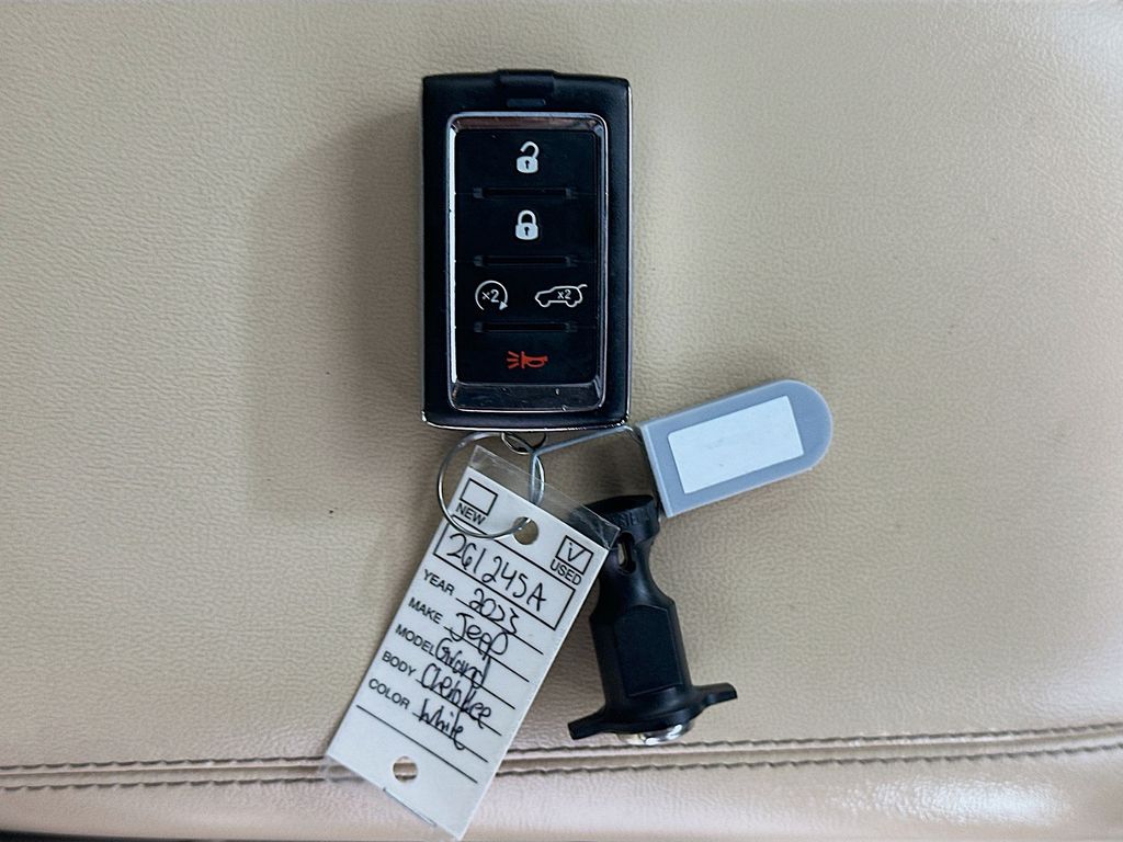 JeepGrand Cherokee35