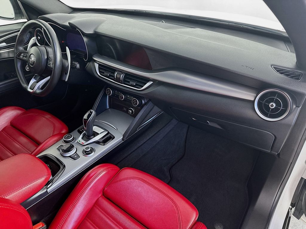 Alfa RomeoStelvio31