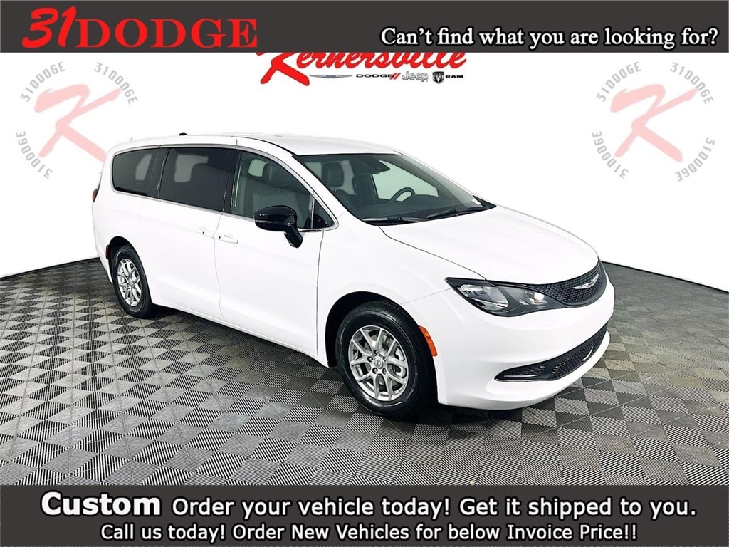 2026 Chrysler Voyager LX's photo