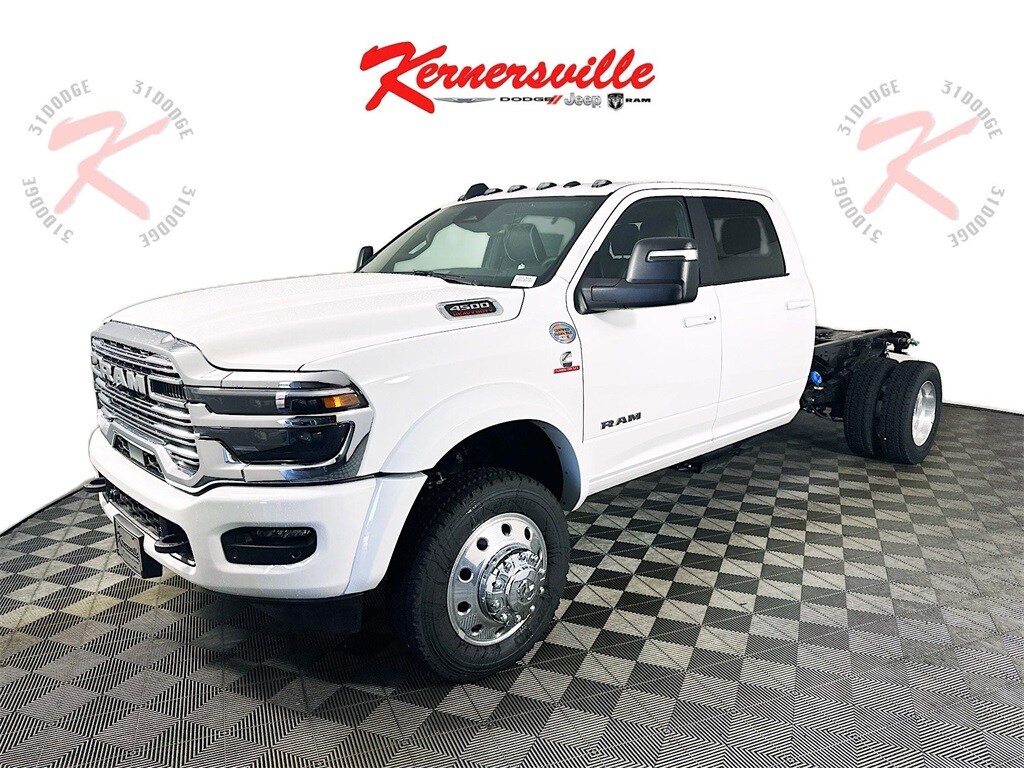 2025 Ram 4500 Tradesman photo 3