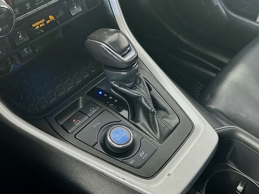ToyotaRAV4 Hybrid16