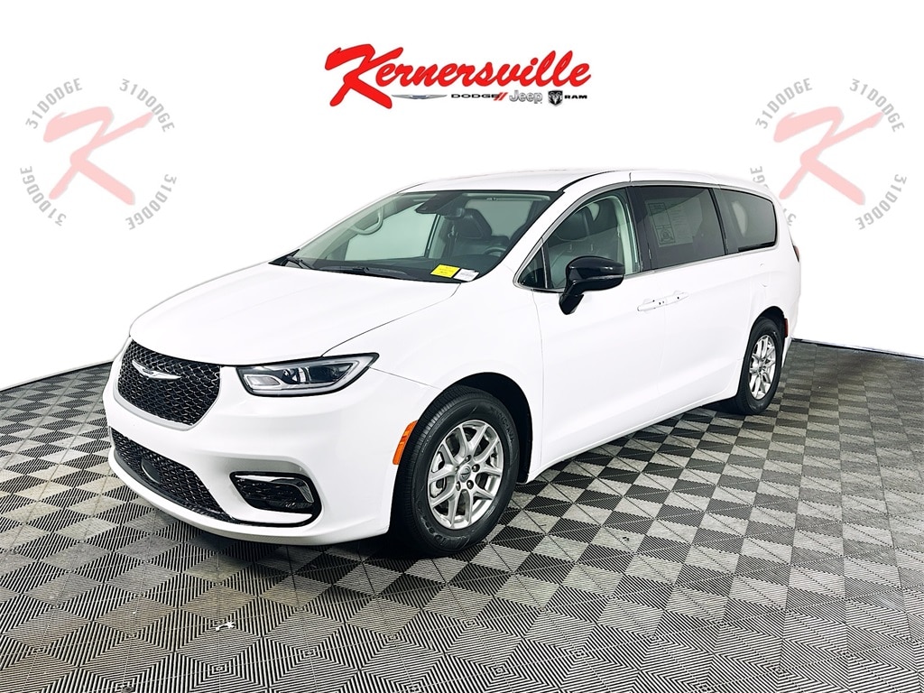 Used 2024 Chrysler Pacifica Touring L Passenger Van