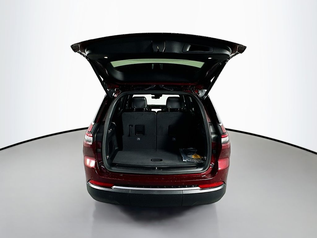 JeepGrand Cherokee L16