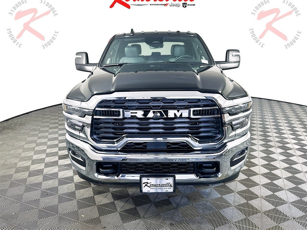 2025 Ram 3500 Tradesman photo 2