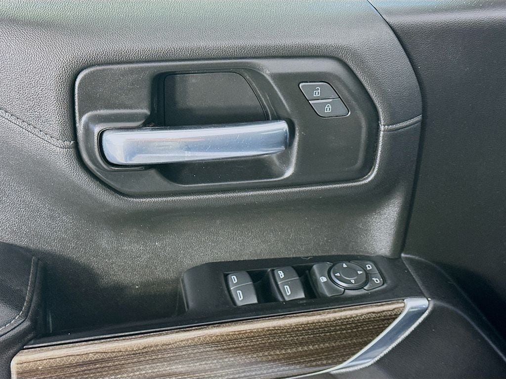 ChevroletSilverado 1500 LTD24