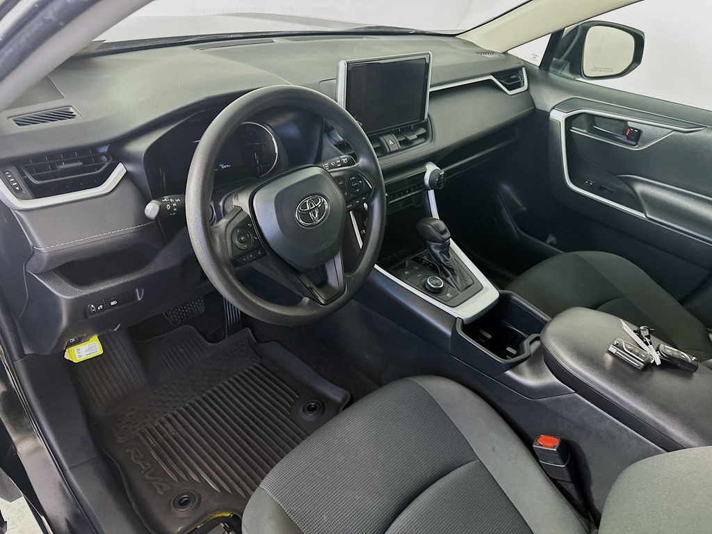 ToyotaRAV4 Hybrid29