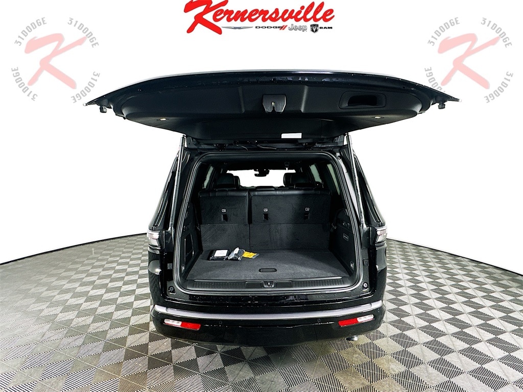 JeepGrand Wagoneer16