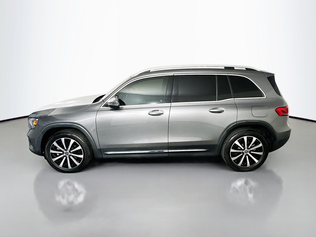 Mercedes-BenzGLB4