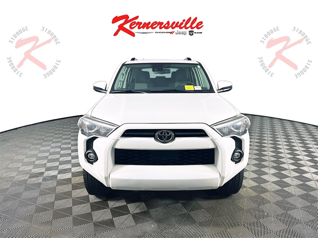 2022 Toyota 4Runner SR5 photo 2
