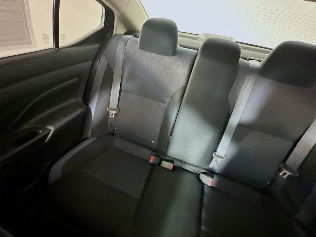 NissanVersa12