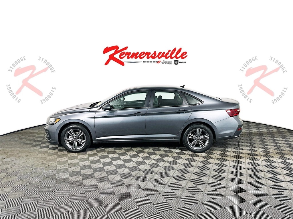 Used 2024 Volkswagen Jetta 1.5T SE Sedan